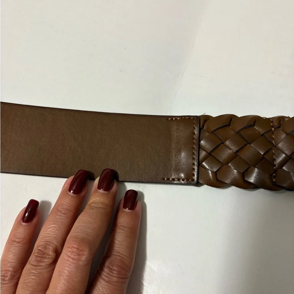 Brown braided O ring belt. Size small. Faux leather